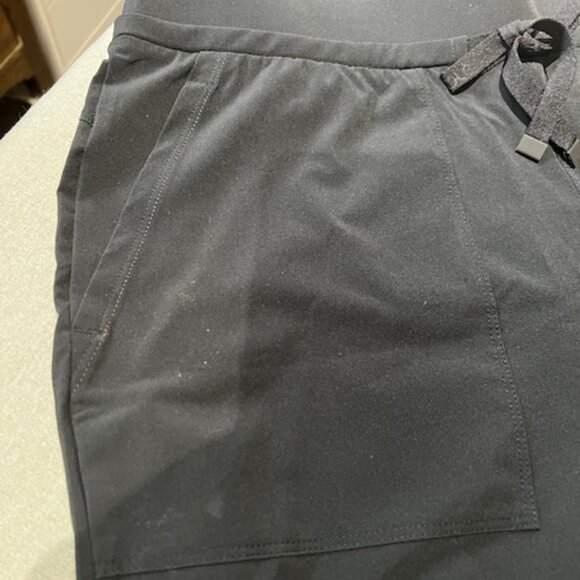 Closet Clearance Black Lole Gateway Capri - Picture 3 of 8